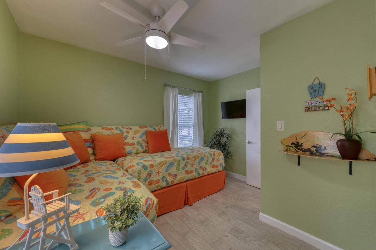 Beachtrail Lodging Apartment Clearwater Beach Bagian luar foto